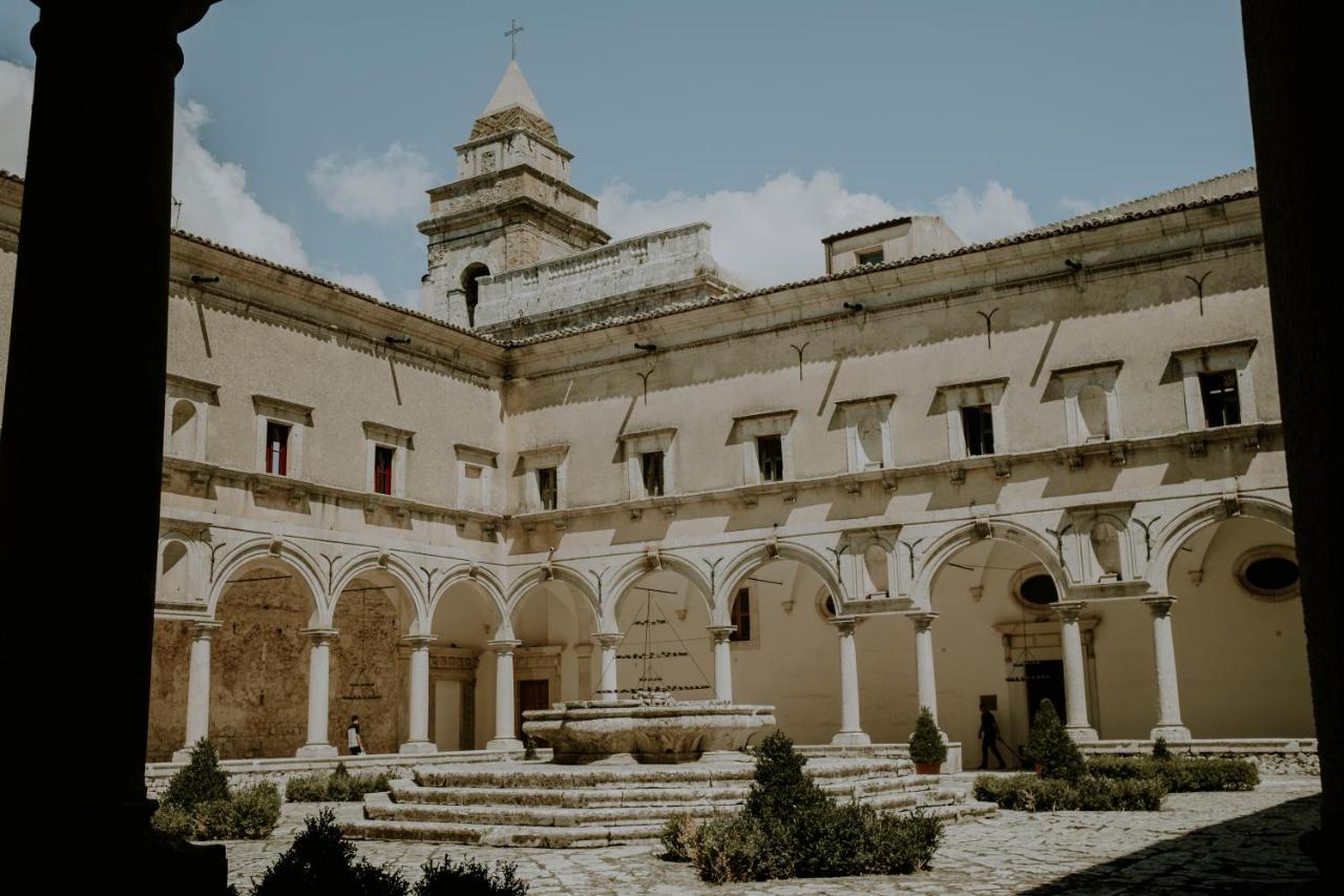Abbazia Santa Maria Del Bosco Pension Contessa Entellina Buitenkant foto