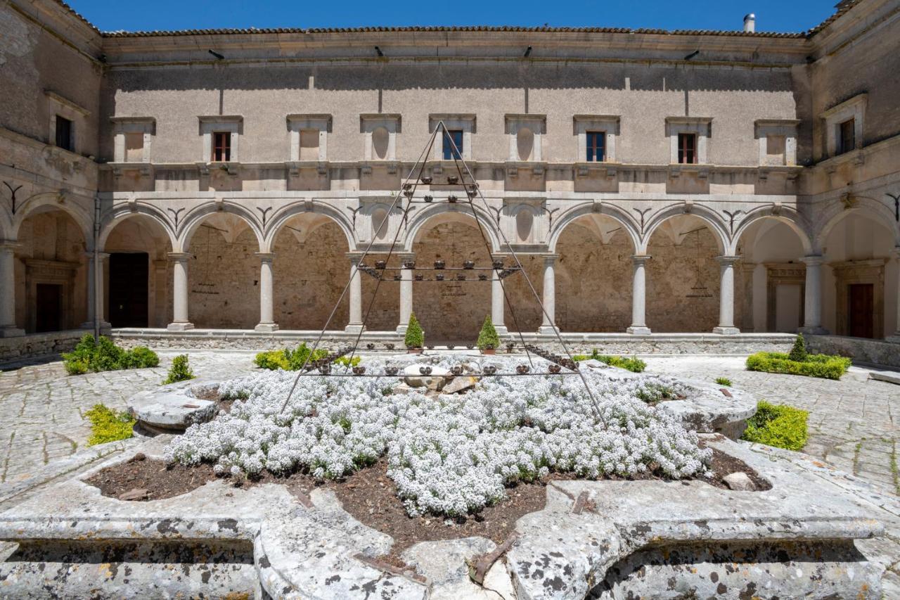 Abbazia Santa Maria Del Bosco Pension Contessa Entellina Buitenkant foto
