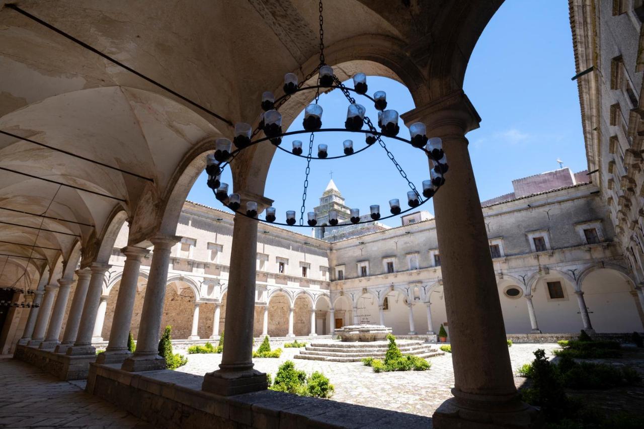 Abbazia Santa Maria Del Bosco Pension Contessa Entellina Buitenkant foto