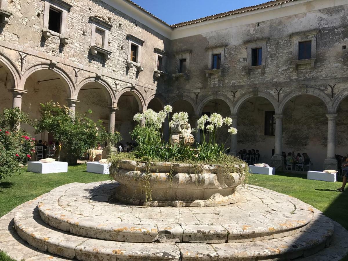 Abbazia Santa Maria Del Bosco Pension Contessa Entellina Buitenkant foto
