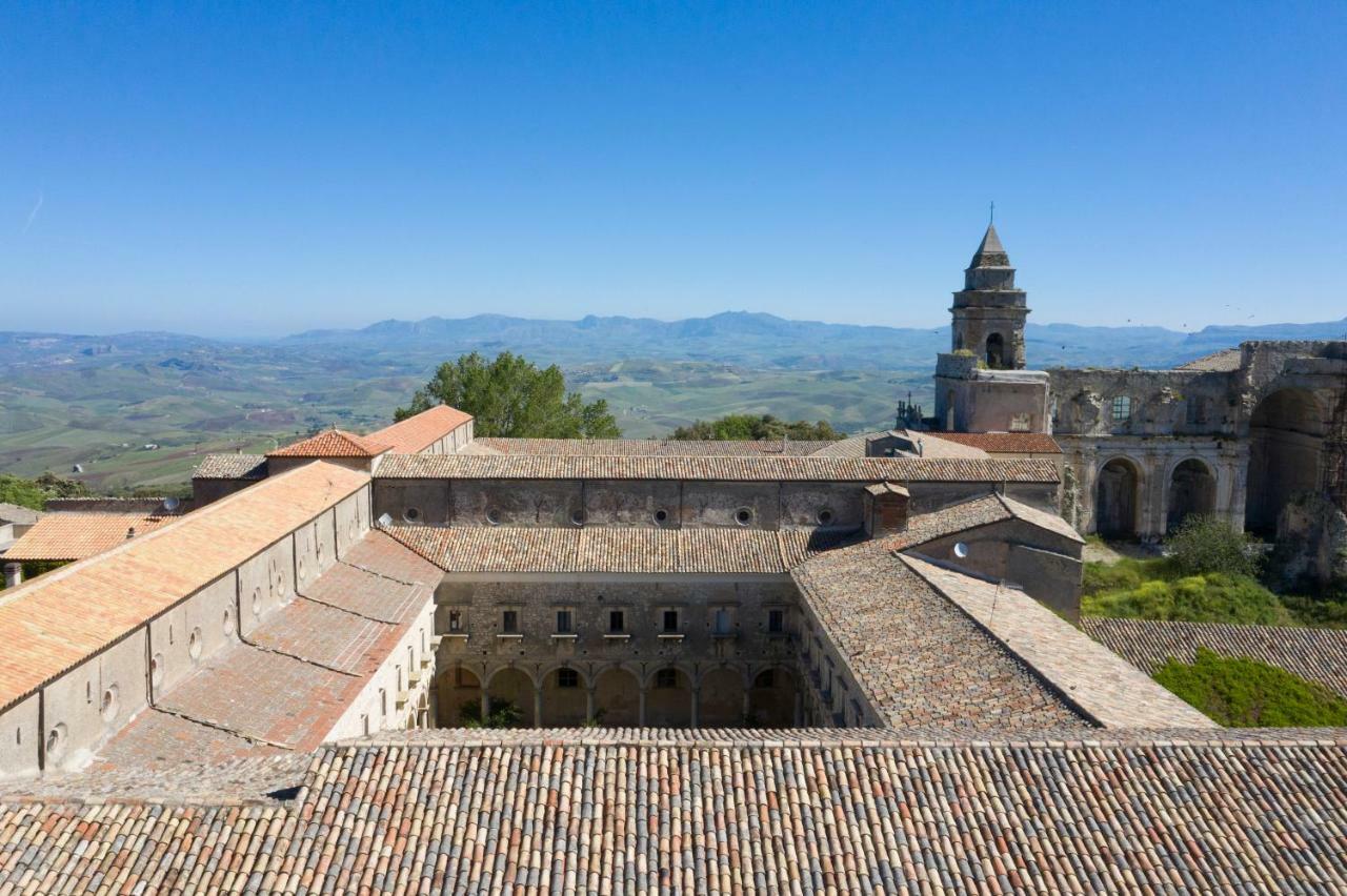 Abbazia Santa Maria Del Bosco Pension Contessa Entellina Buitenkant foto